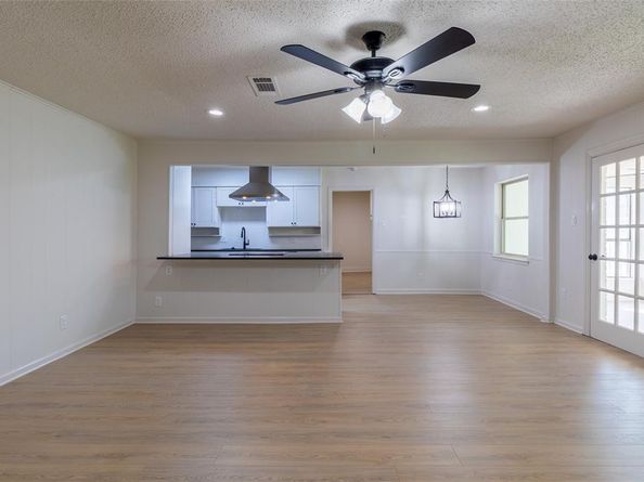 6192  Wrigley Way , Fort Worth Texas 76133