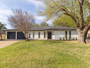 6192  Wrigley Way , Fort Worth Texas 76133