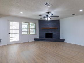 6192  Wrigley Way , Fort Worth Texas 76133