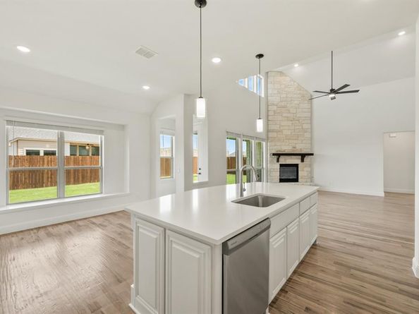 809  Turnbull Avenue , Fort Worth Texas 76247