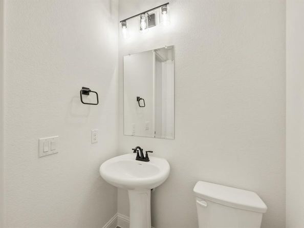 809  Turnbull Avenue , Fort Worth Texas 76247