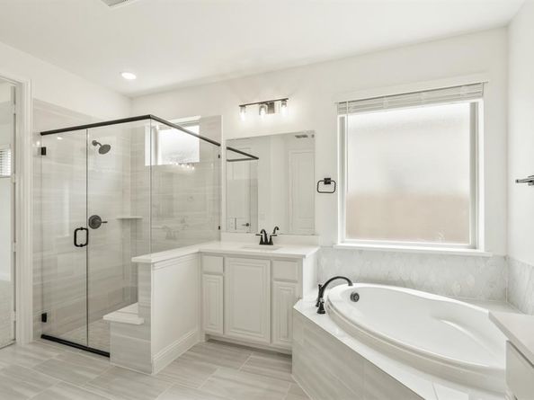 809  Turnbull Avenue , Fort Worth Texas 76247