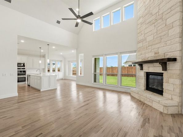 809  Turnbull Avenue , Fort Worth Texas 76247