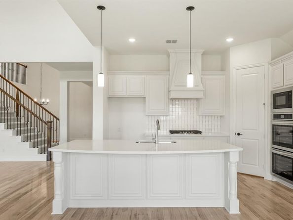 809  Turnbull Avenue , Fort Worth Texas 76247