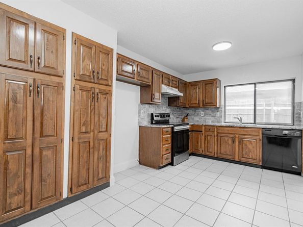 10906  Listi Drive , Dallas Texas 75238