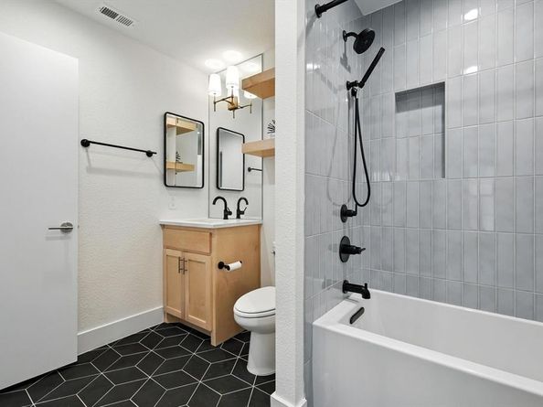 2143  Kessler Court  38, Dallas Texas 75208