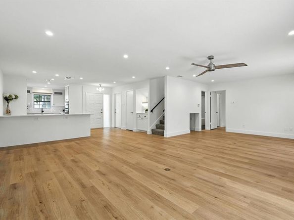 2143  Kessler Court  38, Dallas Texas 75208