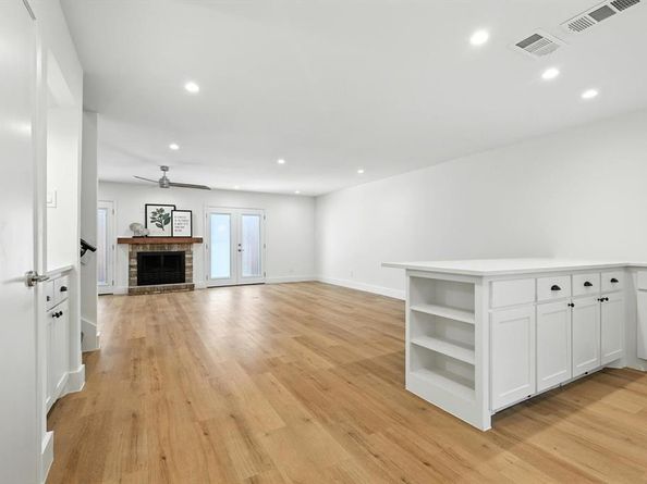 2143  Kessler Court  38, Dallas Texas 75208