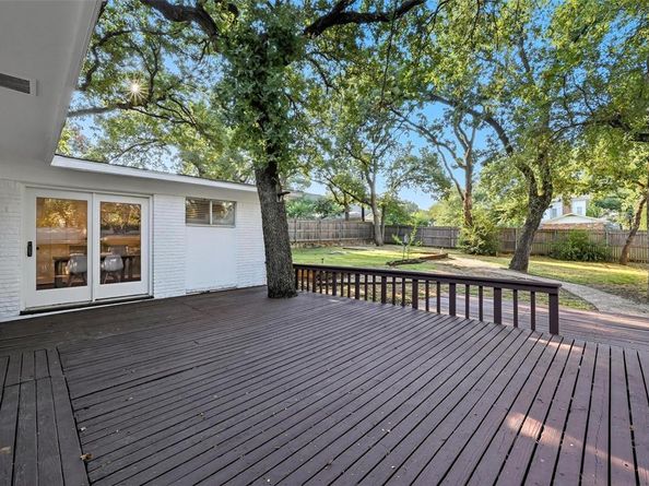 1310 W Cedar Street , Arlington Texas 76012