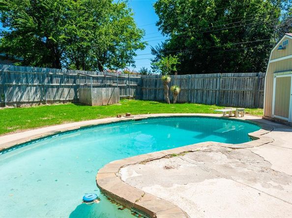 146 S Crestwood Boulevard , DeSoto Texas 75115