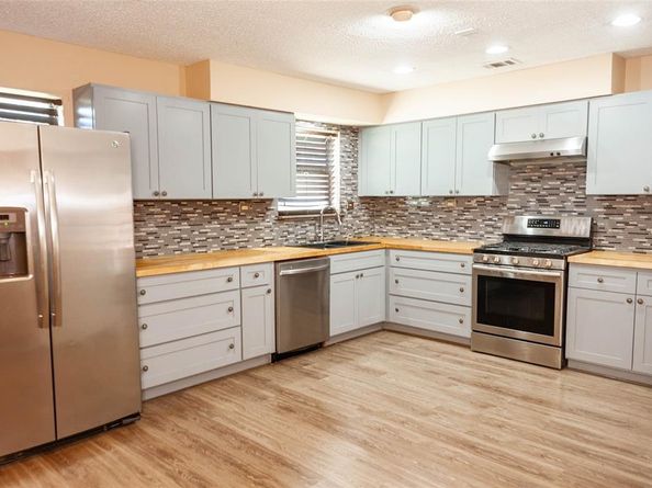 146 S Crestwood Boulevard , DeSoto Texas 75115