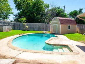 146 S Crestwood Boulevard , DeSoto Texas 75115