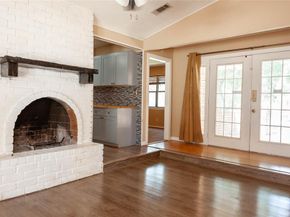 146 S Crestwood Boulevard , DeSoto Texas 75115