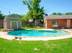 146 S Crestwood Boulevard , DeSoto Texas 75115