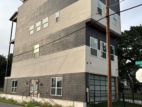 1401  Seegar Street , Dallas Texas 75215