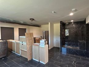 1401  Seegar Street , Dallas Texas 75215