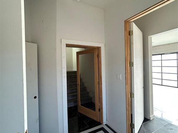 1401  Seegar Street , Dallas Texas 75215