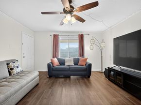 3609  Parkridge Drive  204, Dallas Texas 75234