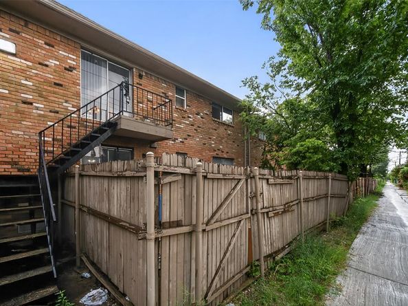 3609  Parkridge Drive  204, Dallas Texas 75234