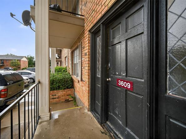 3609  Parkridge Drive  204, Dallas Texas 75234