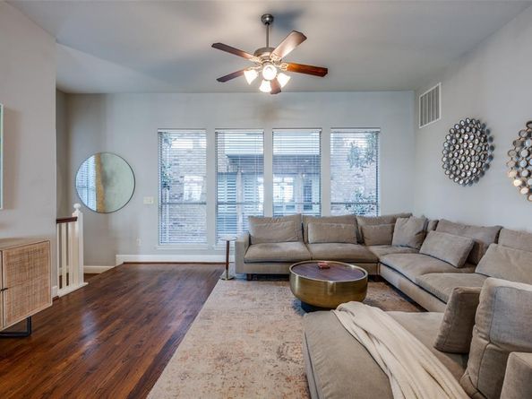 907  City Side Lane , Dallas Texas 75201