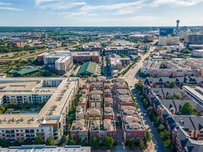 907  City Side Lane , Dallas Texas 75201