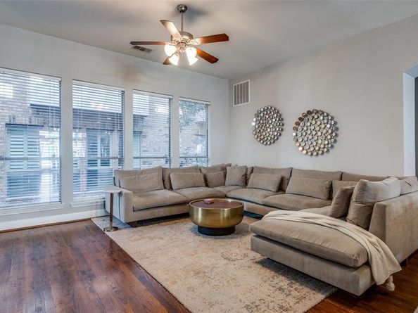 907  City Side Lane , Dallas Texas 75201