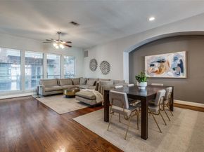 907  City Side Lane , Dallas Texas 75201