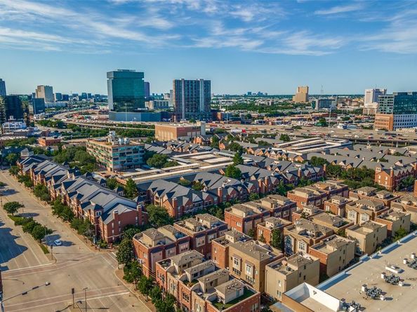 907  City Side Lane , Dallas Texas 75201