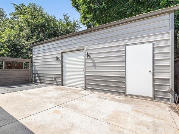 4241  Whitfield Avenue , Fort Worth Texas 76109