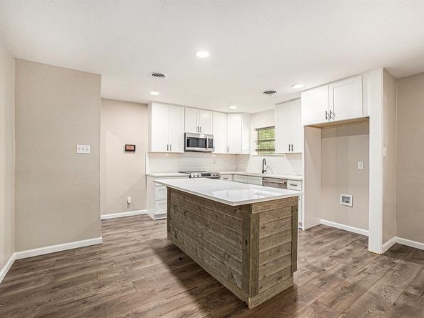 4241  Whitfield Avenue , Fort Worth Texas 76109