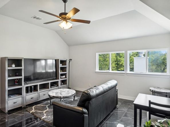 1124  Wishing Well Court , Cedar Hill Texas 75104