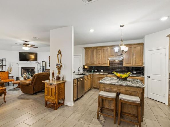 1124  Wishing Well Court , Cedar Hill Texas 75104