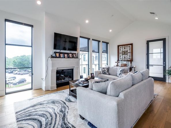 5270  Town and Country   326, Frisco Texas 75034