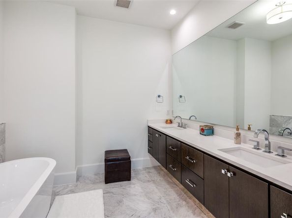 5270  Town and Country   326, Frisco Texas 75034