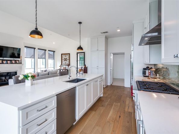 5270  Town and Country   326, Frisco Texas 75034