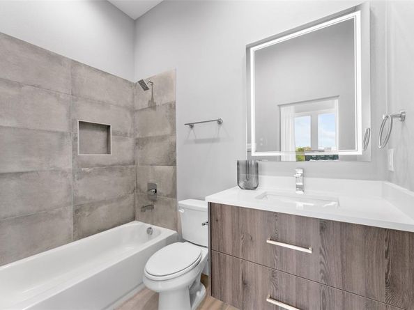 115  Merritt Street  302, Fort Worth Texas 76114
