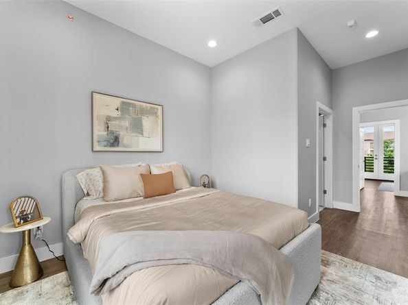 115  Merritt Street  302, Fort Worth Texas 76114