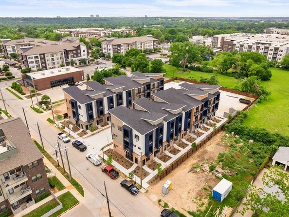 115  Merritt Street  302, Fort Worth Texas 76114