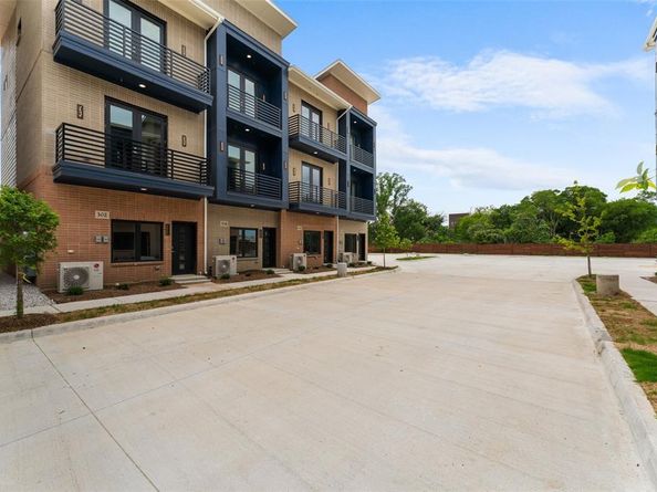 115  Merritt Street  302, Fort Worth Texas 76114