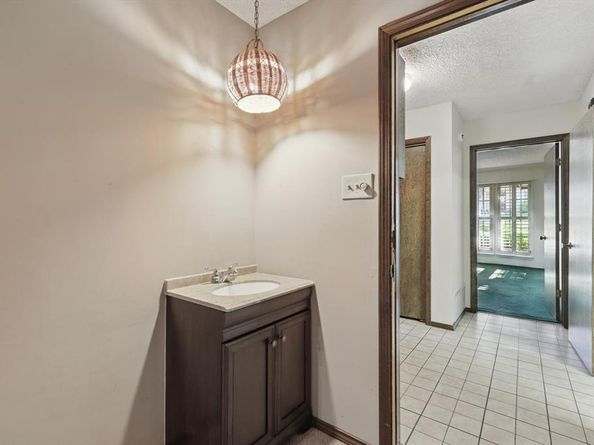 5112  River Ridge Road , Arlington Texas 76017