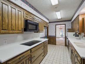 5112  River Ridge Road , Arlington Texas 76017