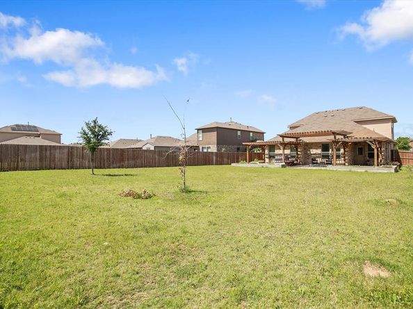 1127  Donnington Trail , Saginaw Texas 76131
