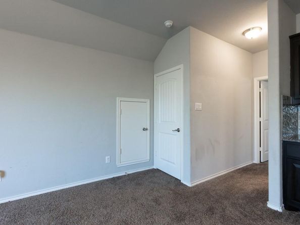 1127  Donnington Trail , Saginaw Texas 76131