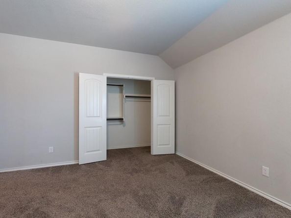 1127  Donnington Trail , Saginaw Texas 76131