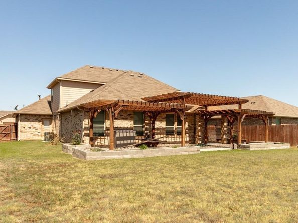 1127  Donnington Trail , Saginaw Texas 76131