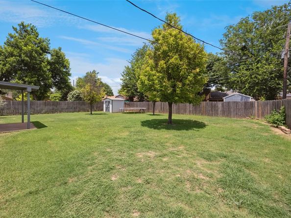 1829  Briar Run , Benbrook Texas 76126