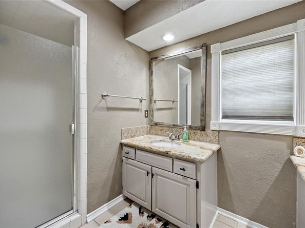 1829  Briar Run , Benbrook Texas 76126