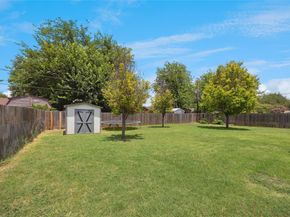 1829  Briar Run , Benbrook Texas 76126