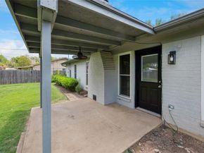 1829  Briar Run , Benbrook Texas 76126